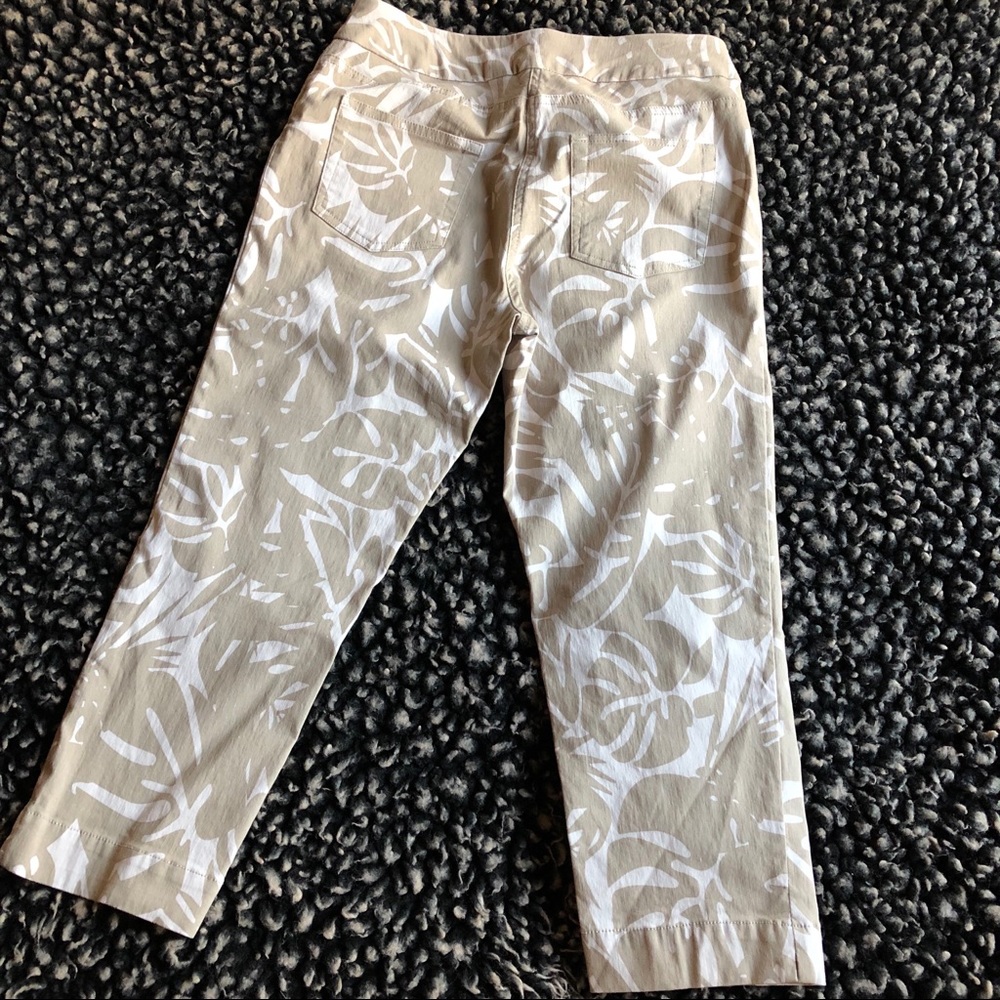 Soft Surroundings leaf print crop pants small